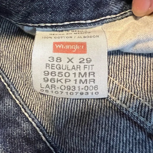 Wrangle Jeans! Good condition with measurements - Picture 2 of 3